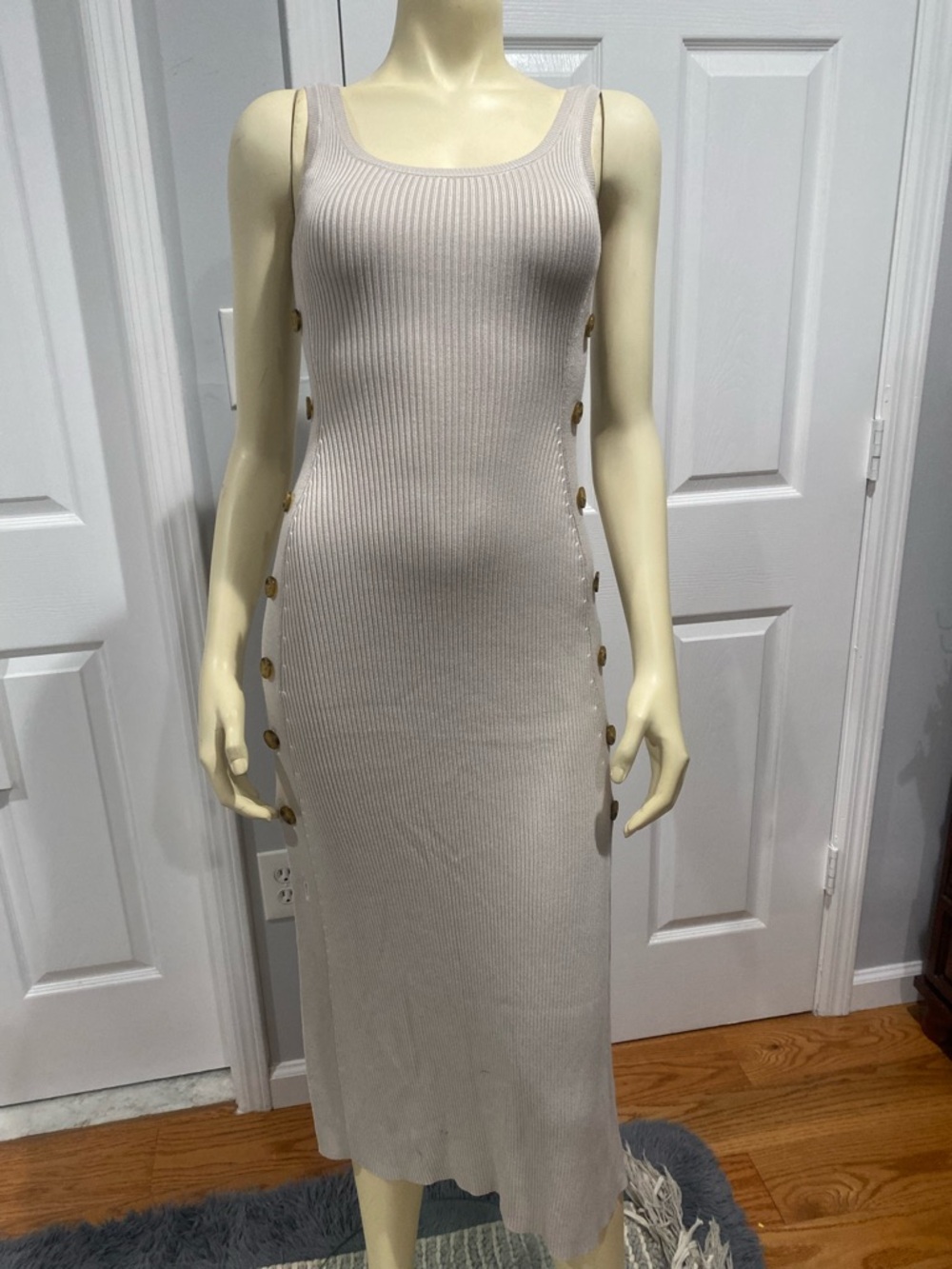 HFR NICOLE BENEFIELD
Maxi Sweater Dress Sleeveless Ribbed Tank Light Beige/ XSp - Picture 2 of 8
